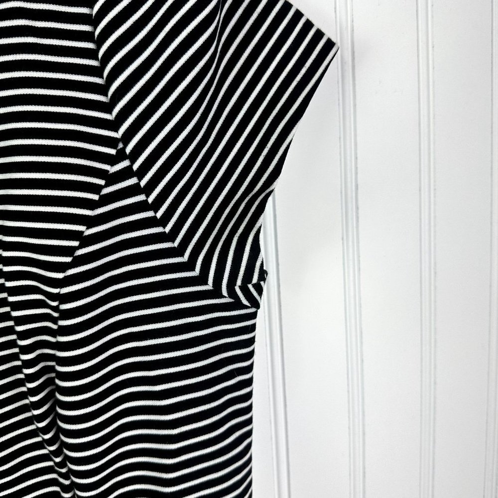 White House Black Market Blouse Black & White Stripe Scoop Neck Size 14 - Picture 3 of 4